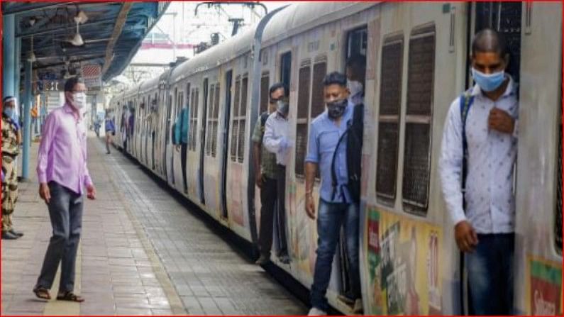 लोकल रेल्वेतील गर्दीवर उपाययोजना करणार- परिवहन मंत्री प्रताप सरनाईक
