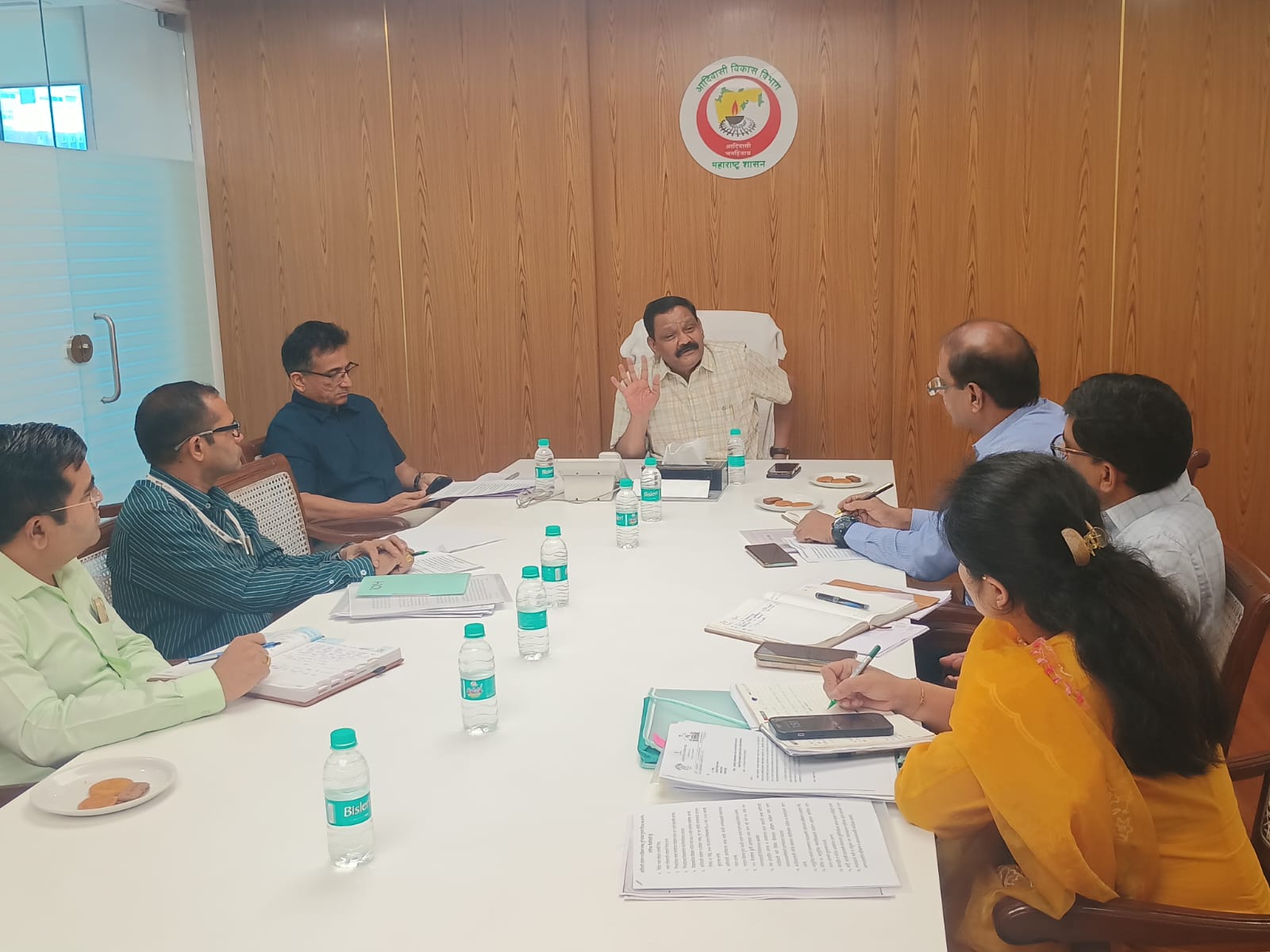 स्पर्धा परीक्षा प्रशिक्षणाचे वेळापत्रक तयार करा- मंत्री डॉ. अशोक वुईके स्पर्धा परीक्षा प्रशिक्षणाचे वेळापत्रक तयार करा- मंत्री डॉ. अशोक वुईके