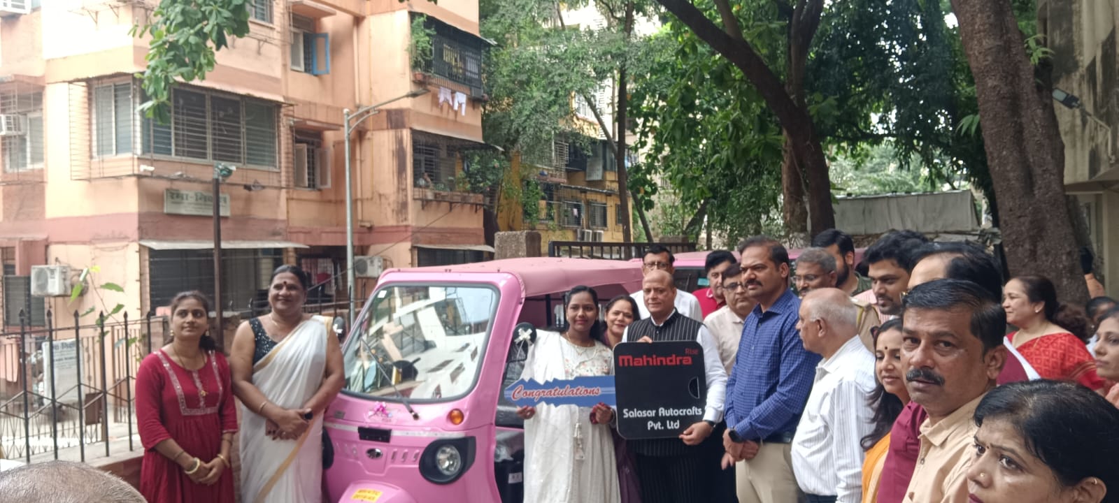 समर्थ रिक्षा आदर्श रिक्षेचा नारा देत ई रिक्षाचे ठाण्यात पदार्पण समर्थ रिक्षा आदर्श रिक्षेचा नारा देत ई रिक्षाचे ठाण्यात पदार्पण