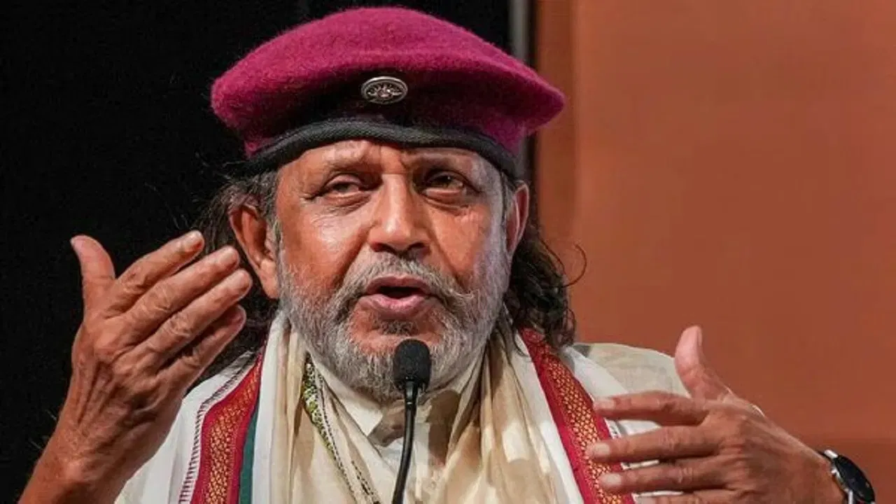 मिथुन चक्रवर्ती यांच्या घरावर संकट, BMC कडून नोटीस जारी