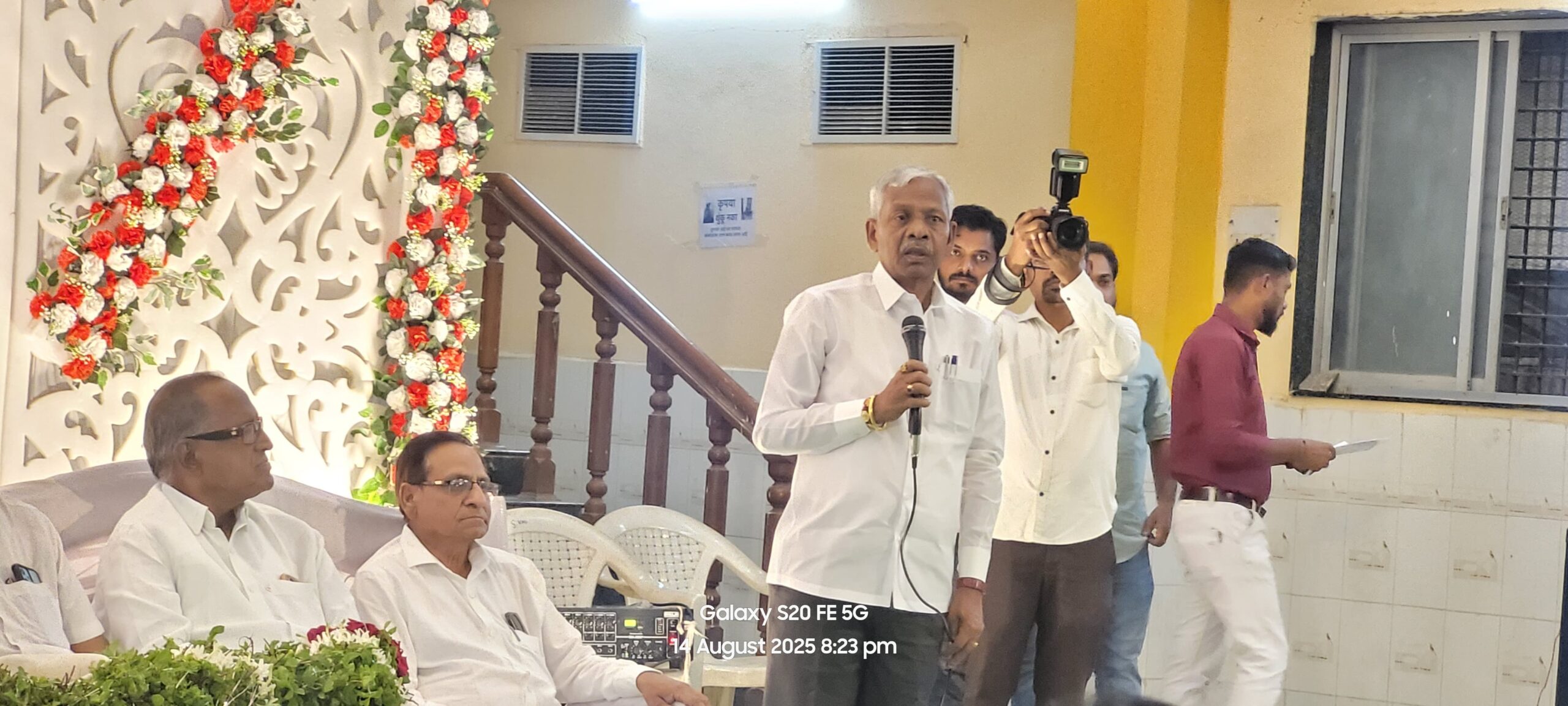 किनवट येथे जिल्हा व सत्र न्यायालय मंजूर करण्यासाठी व आवश्यक निधी व जागा उपलब्ध करून दिल्या बाबत आ. भीमराव केराम साहेब यांचा किनवट अभिवक्ता संघा-तर्फे जाहीर सत्कार