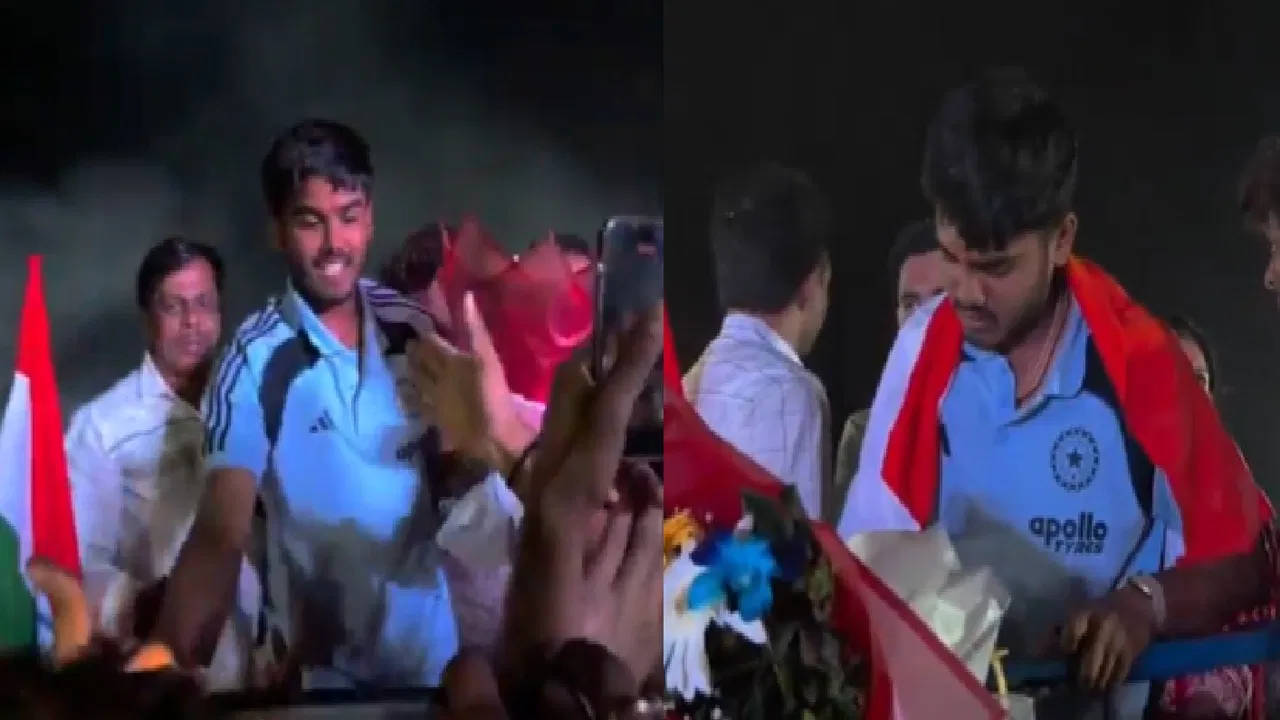 वर्ल्ड कप विनर कॅप्टनच्या ऑटोग्राफसाठी छोट्यांची गर्दी