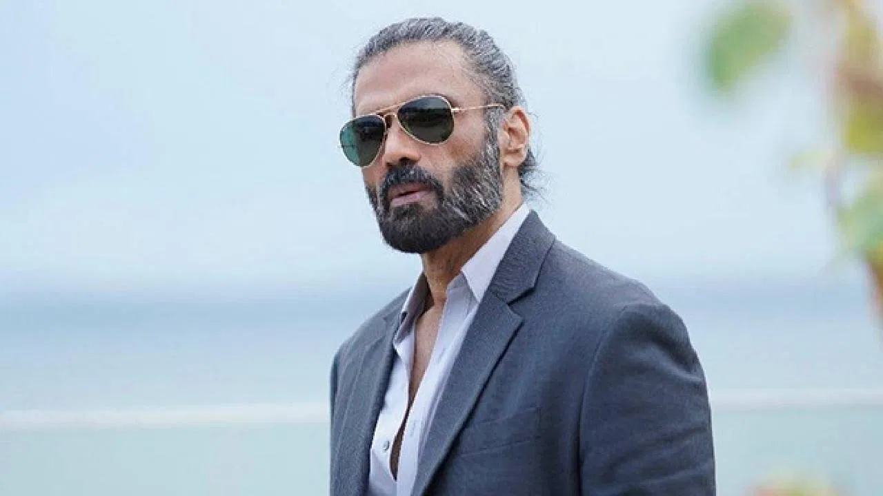 औरंगजेब, अकबर, बाबर, बिरबल यांच्याबद्दलच सतत का बोलतो, असा सवाल अभिनेता सुनील शेट्टीने उपस्थित केला