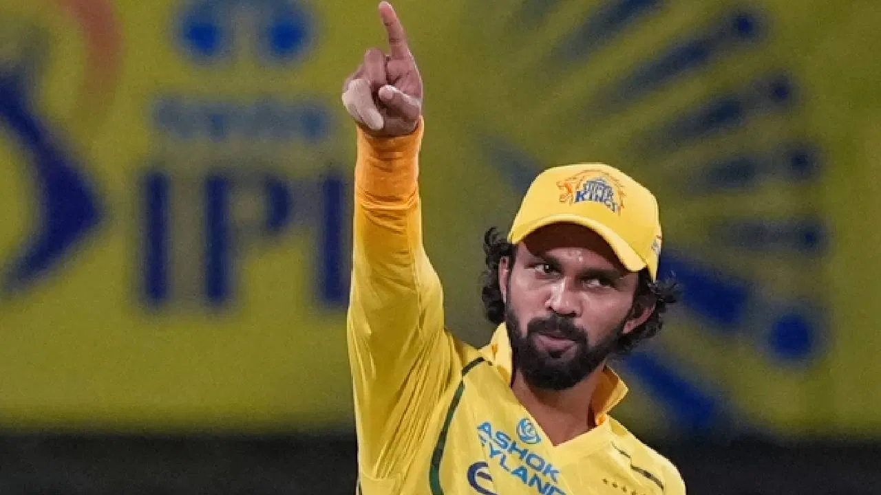 आयपीएल 2026 मधील चेन्नईच्या सलग तिसऱ्या पराभवामुळे कॅप्टन गायकवाड प्रचंड संतापला आयपीएल 2026 मधील चेन्नईच्या सलग तिसऱ्या पराभवामुळे कॅप्टन गायकवाड प्रचंड संतापला