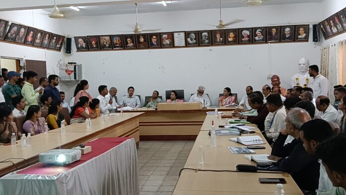 त्र्यंबकेश्वरला येणाऱ्या भाविकांना उत्तम सुविधा मिळाव्यात – मंत्री दादाजी भुसे